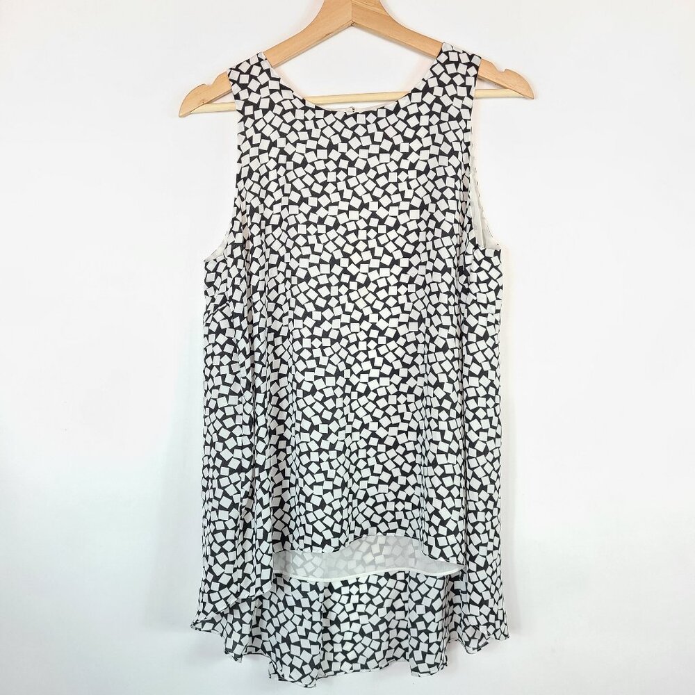 🌵 Vince Camuto Geometric Print Flowy Sleeveless Blouse - High-Low Hem